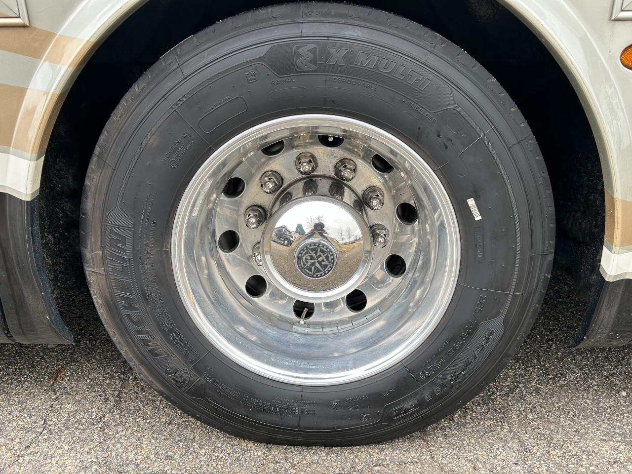 Tiffin Motorhomes, Inc Breeze  2013