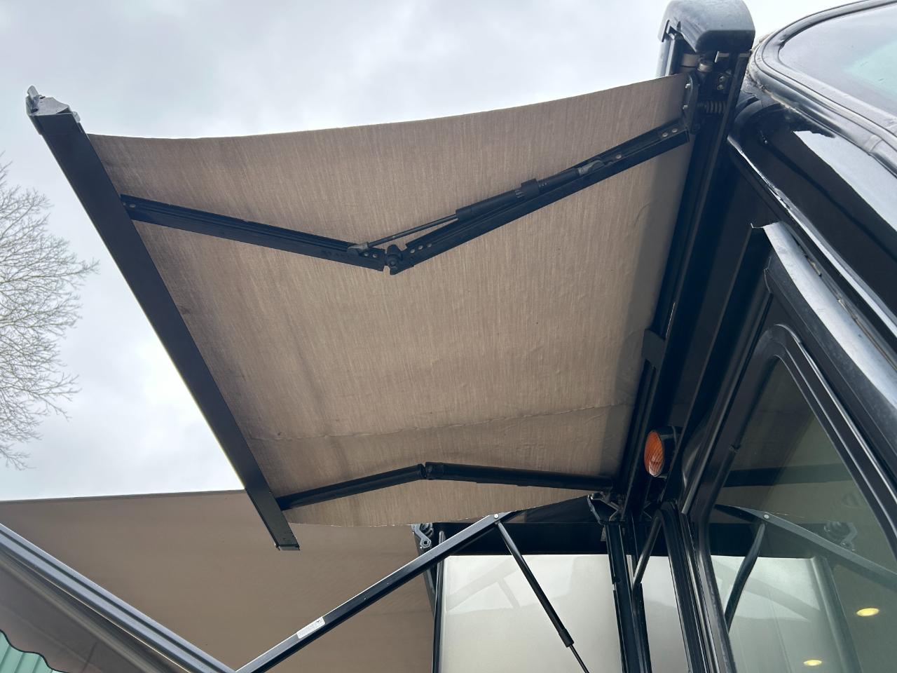 Tiffin Motorhomes, Inc Breeze  2013