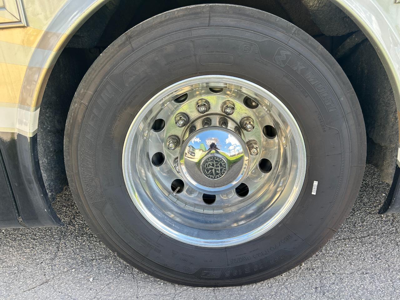 Tiffin Motorhomes, Inc Breeze  2013