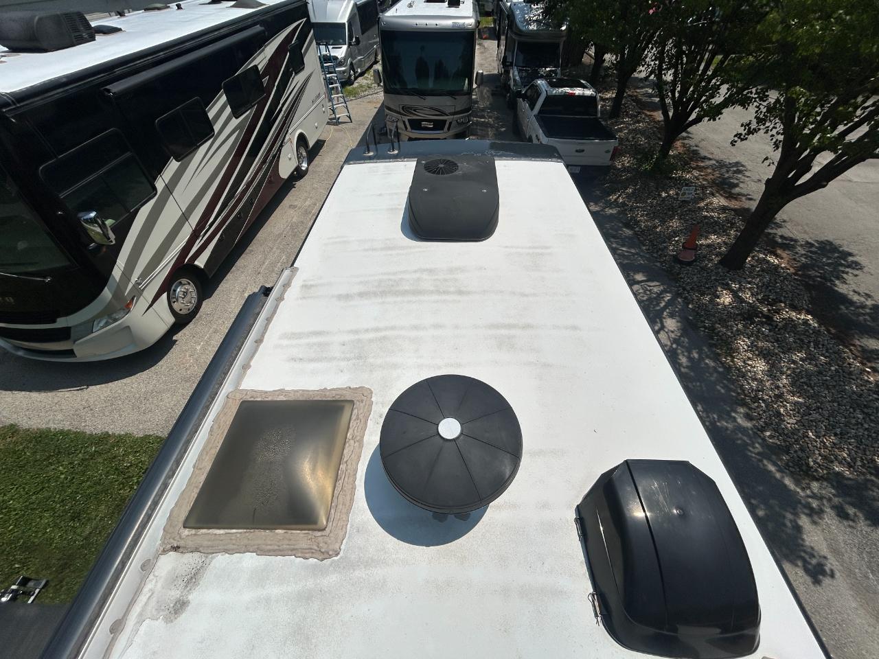 Tiffin Motorhomes, Inc Breeze  2013