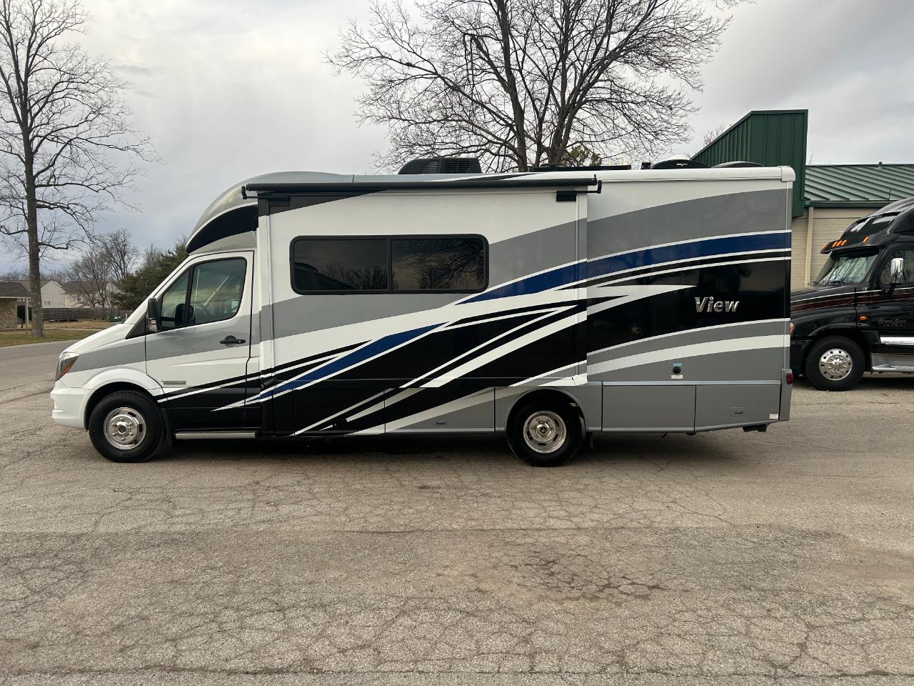 Winnebago View  2018