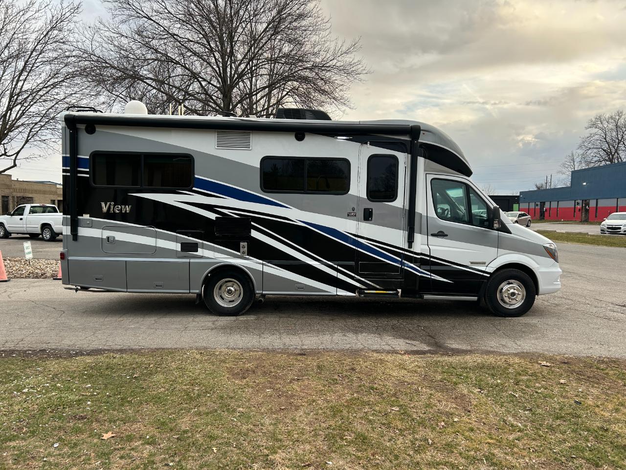 Winnebago View  2018