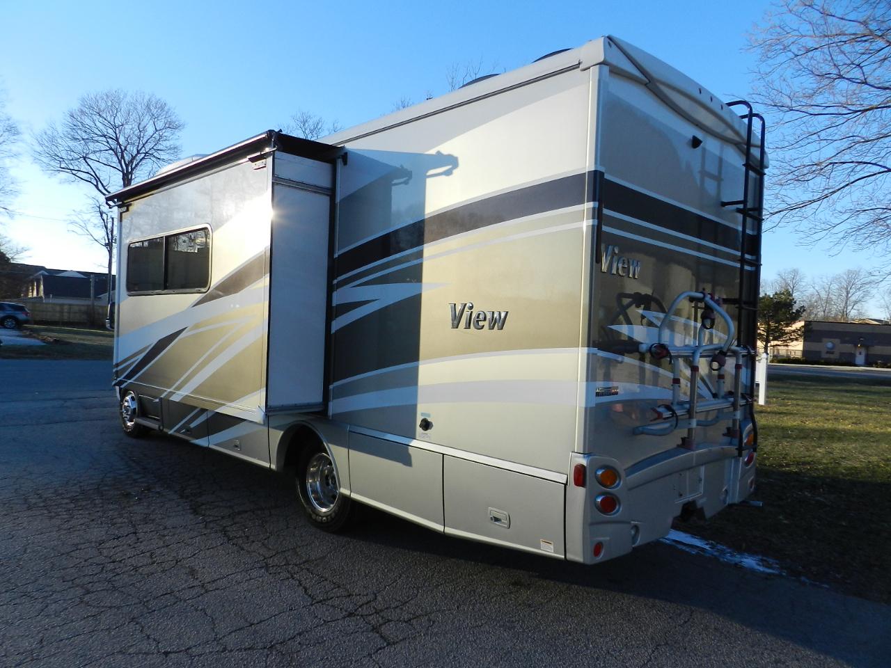 Winnebago View  2017