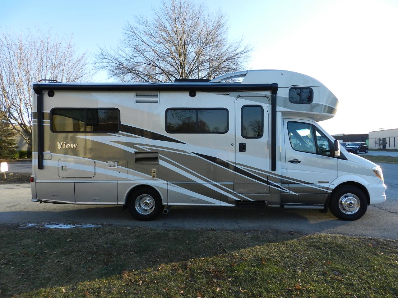 Winnebago View  2017