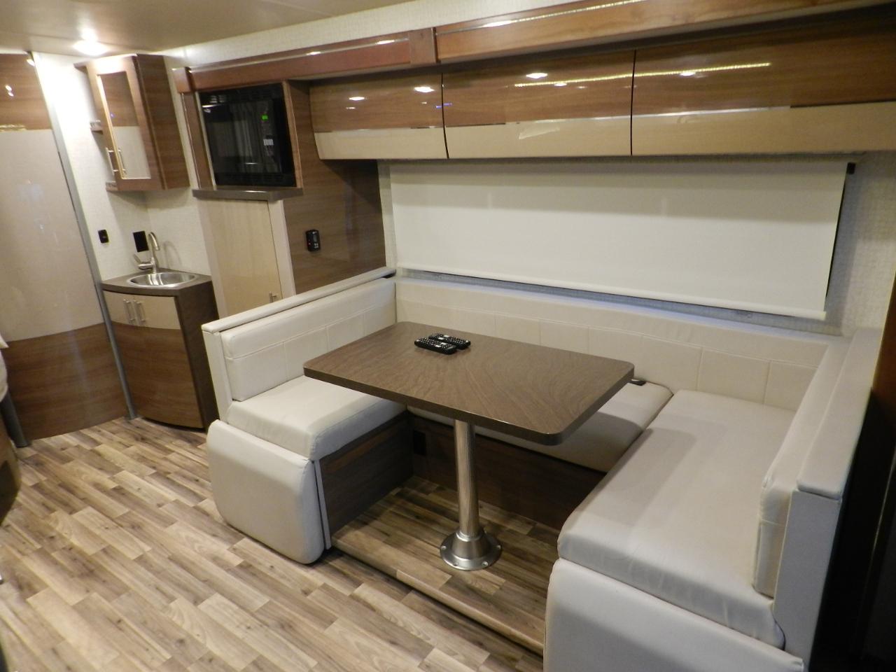 Winnebago View  2017