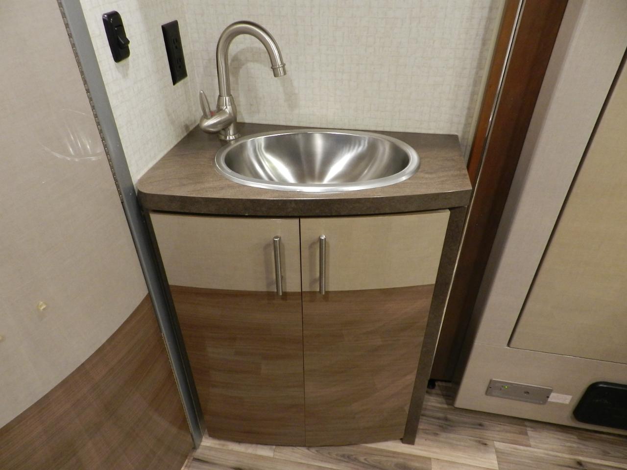 Winnebago View  2017