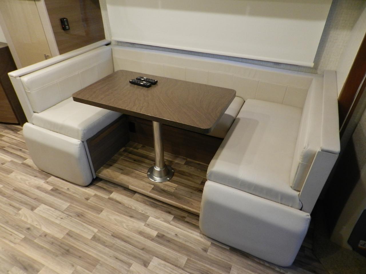 Winnebago View  2017