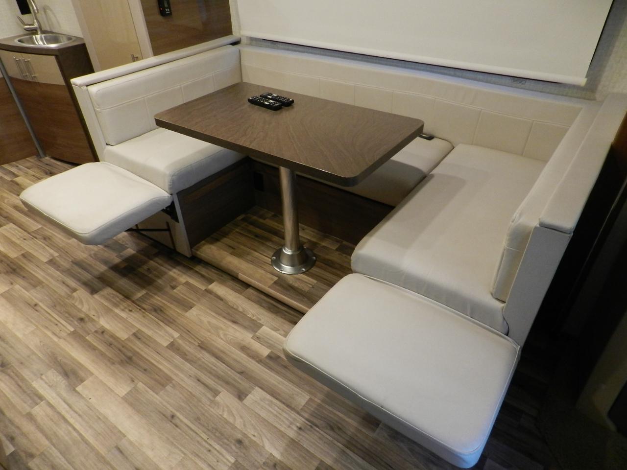 Winnebago View  2017