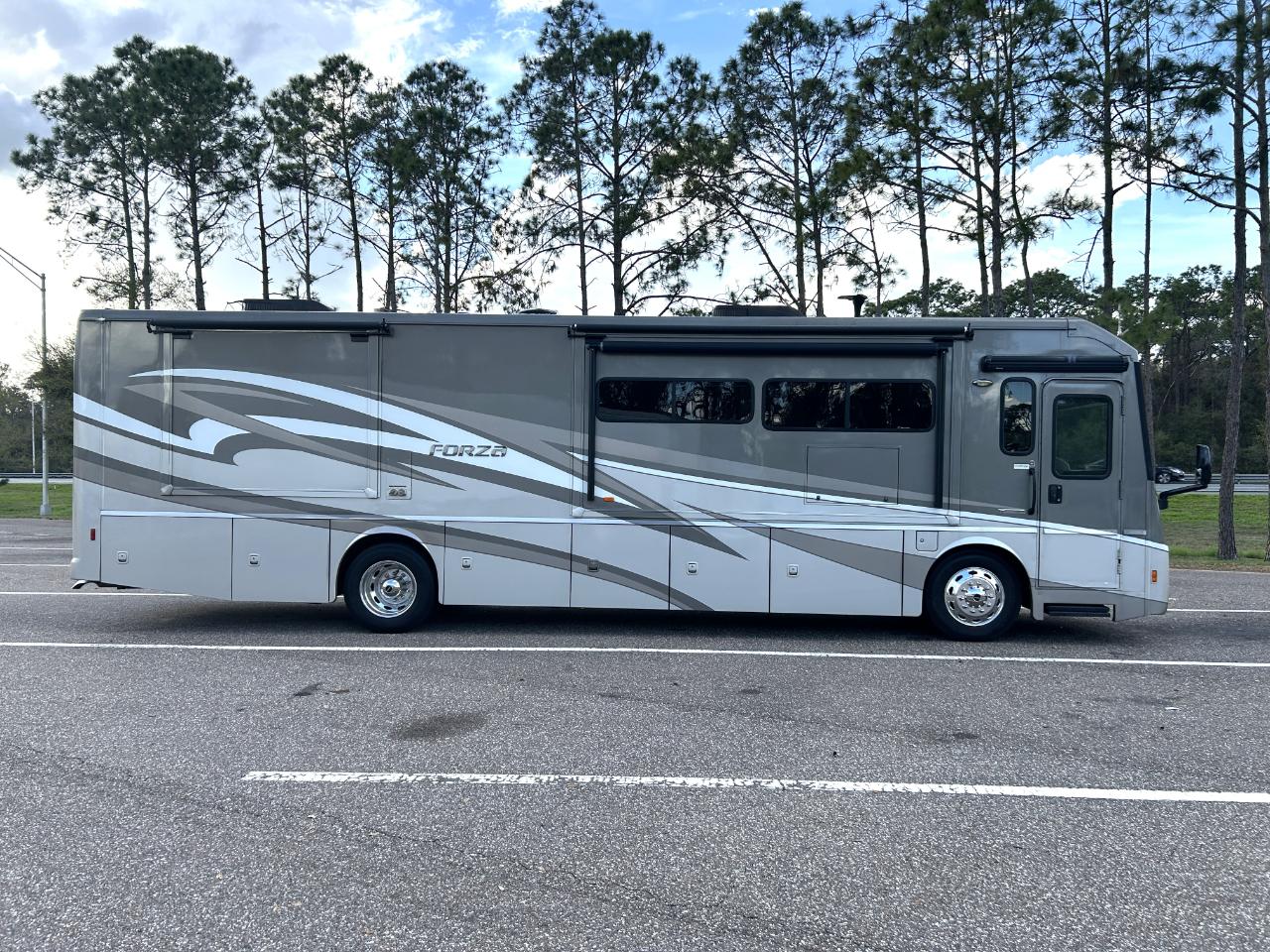 Winnebago Forza  2016