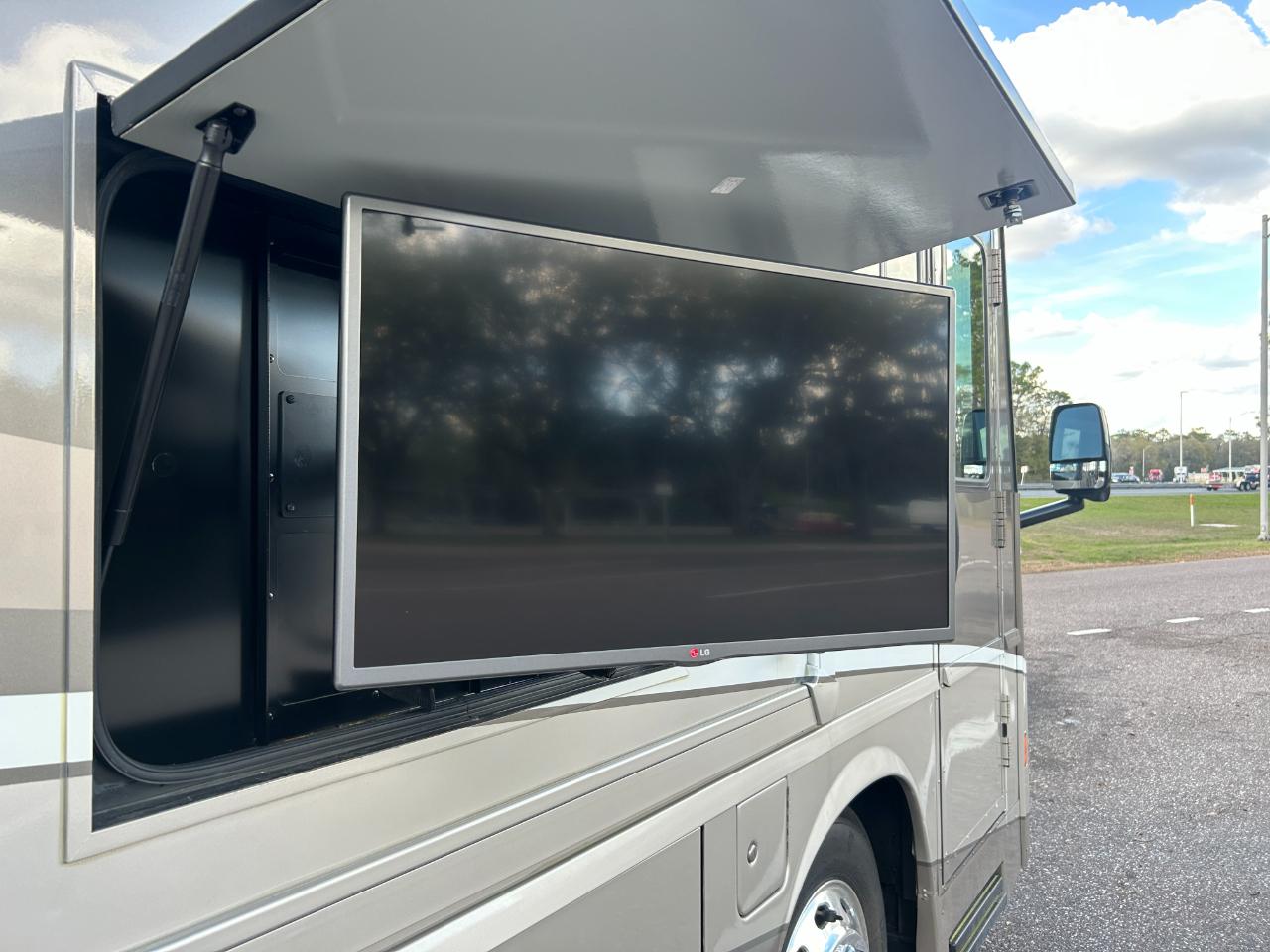 Winnebago Forza  2016