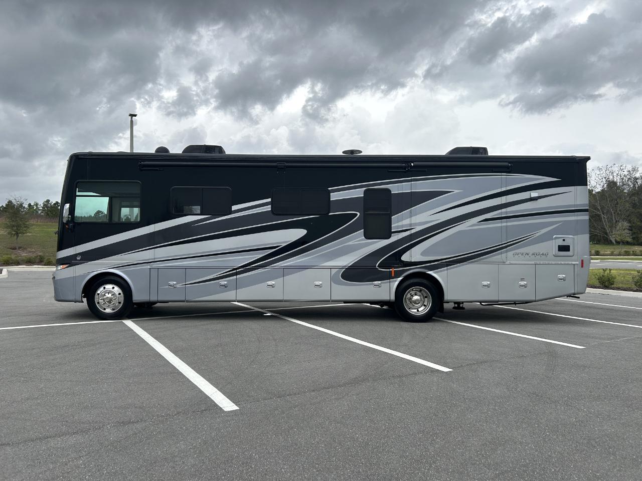 Tiffin Motorhomes Allegro  2020