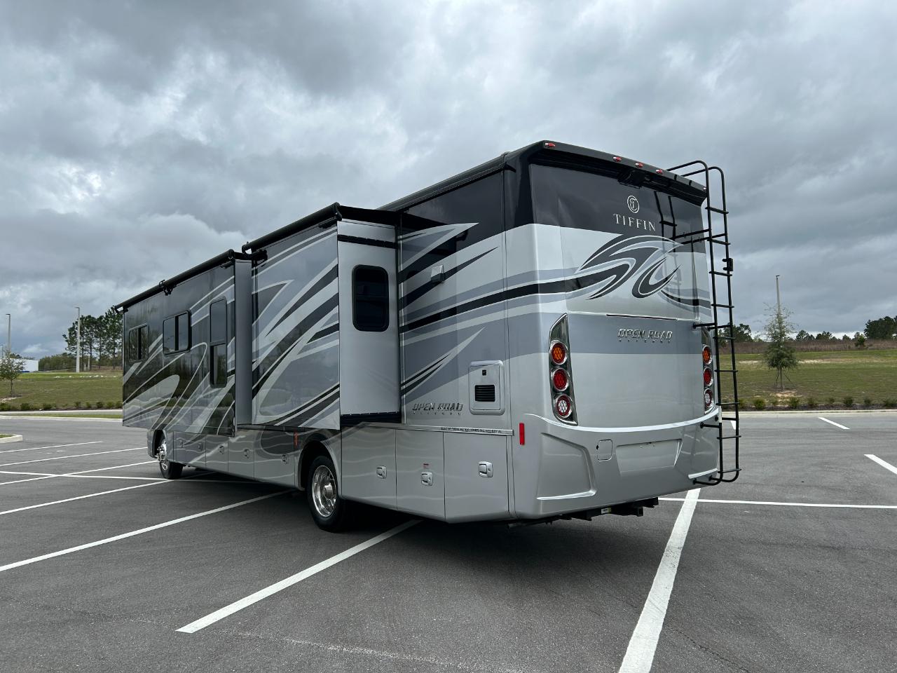Tiffin Motorhomes Allegro  2020