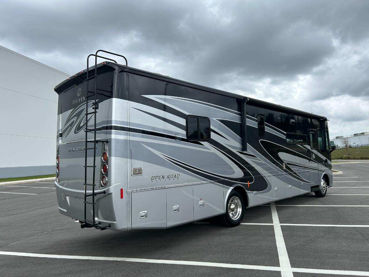 Tiffin Motorhomes Allegro  2020