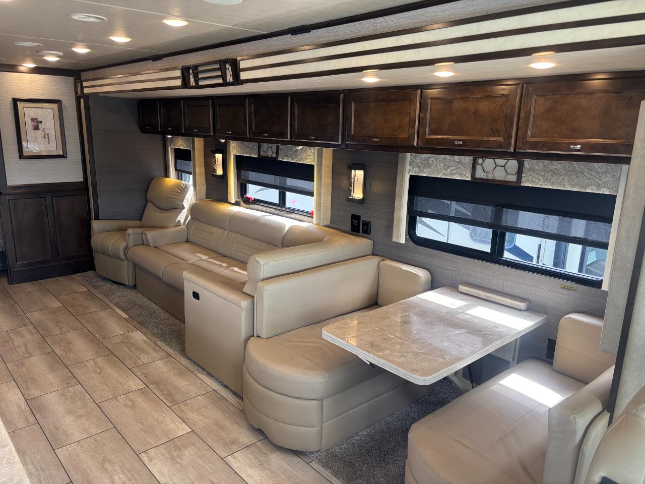 Tiffin Motorhomes Allegro  2020