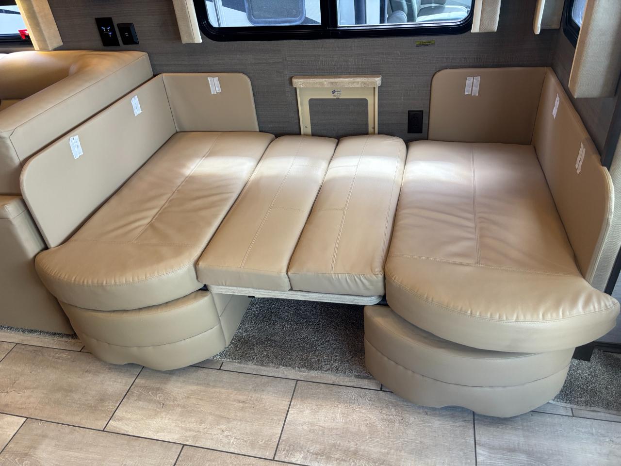 Tiffin Motorhomes Allegro  2020