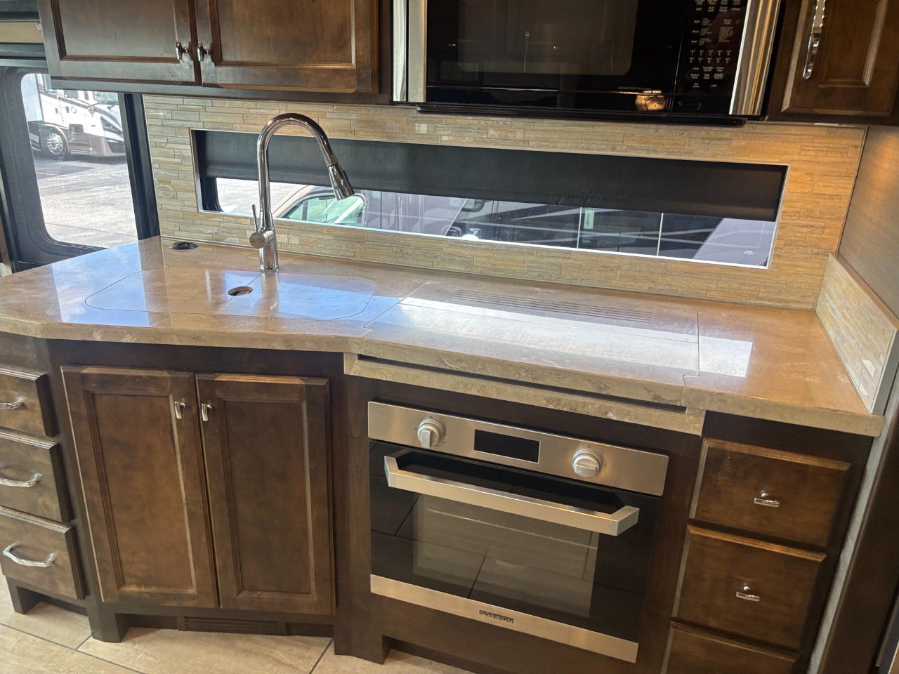 Tiffin Motorhomes Allegro  2020