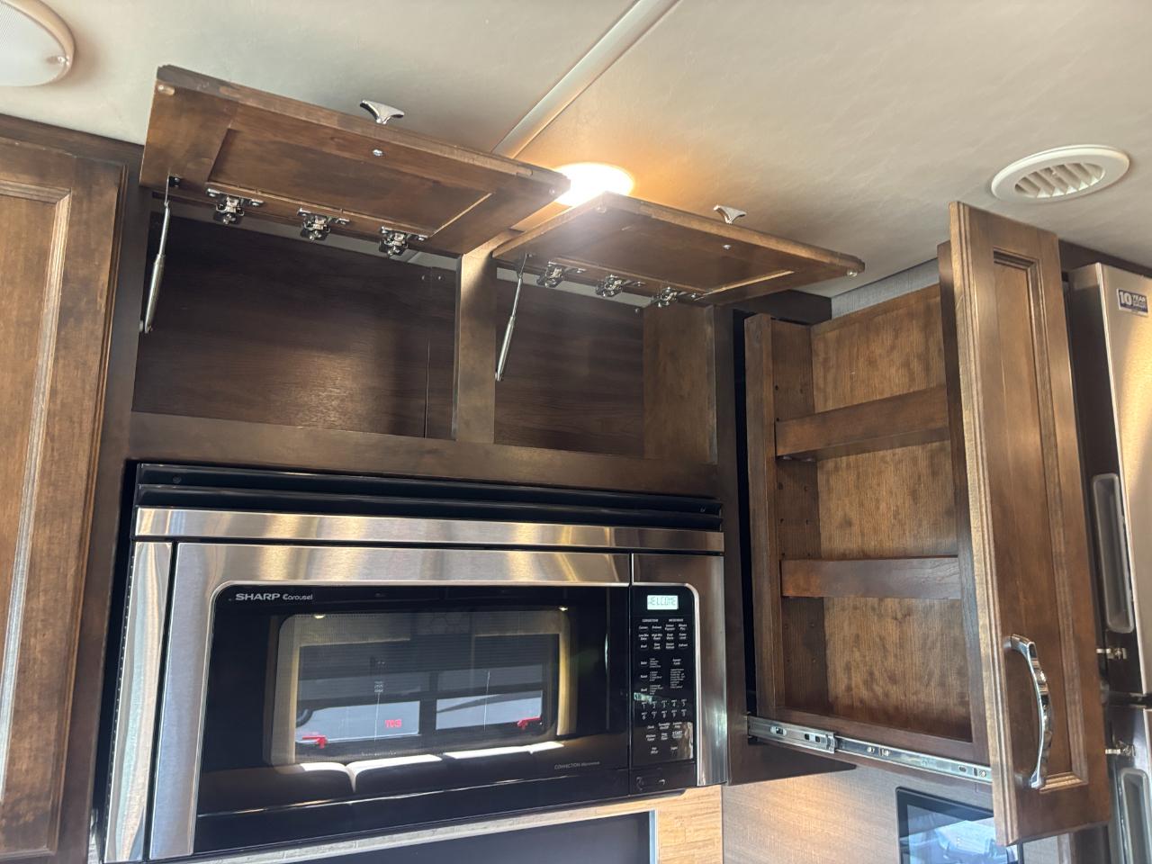 Tiffin Motorhomes Allegro  2020