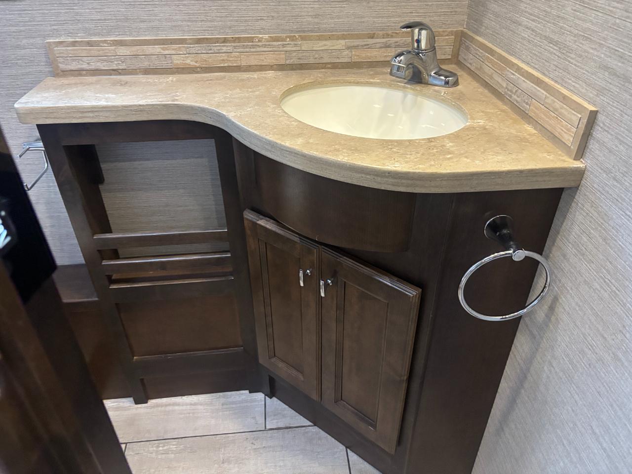 Tiffin Motorhomes Allegro  2020