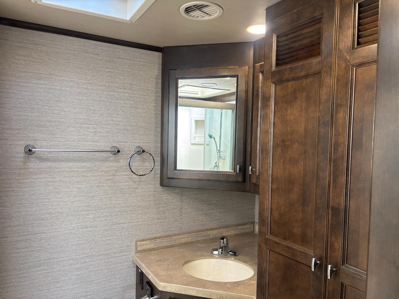 Tiffin Motorhomes Allegro  2020