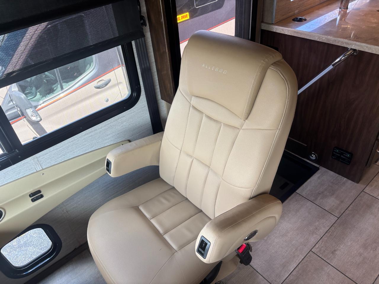 Tiffin Motorhomes Allegro  2020