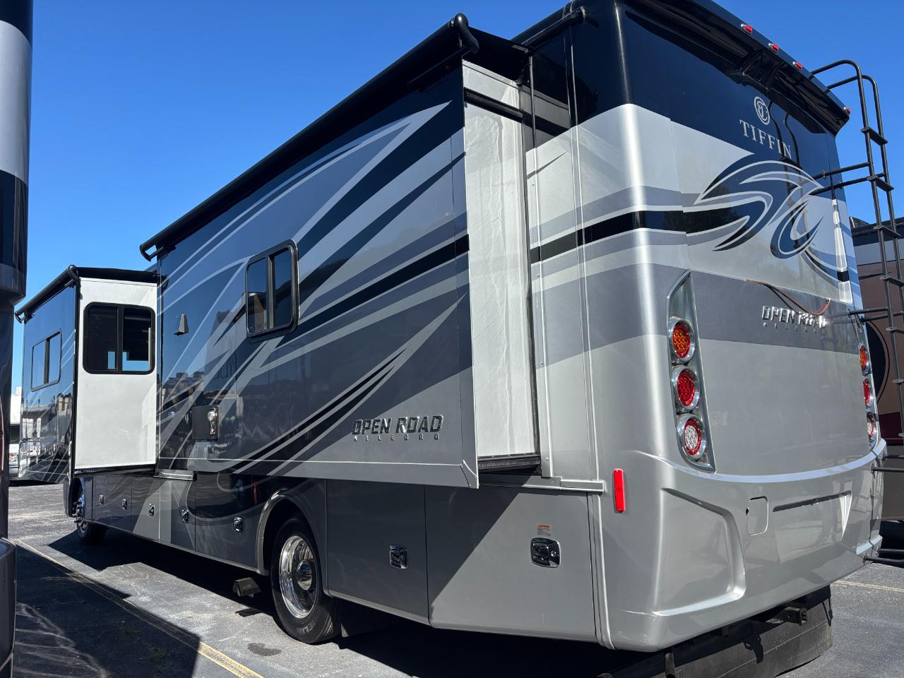 Tiffin Motorhomes Allegro  2020
