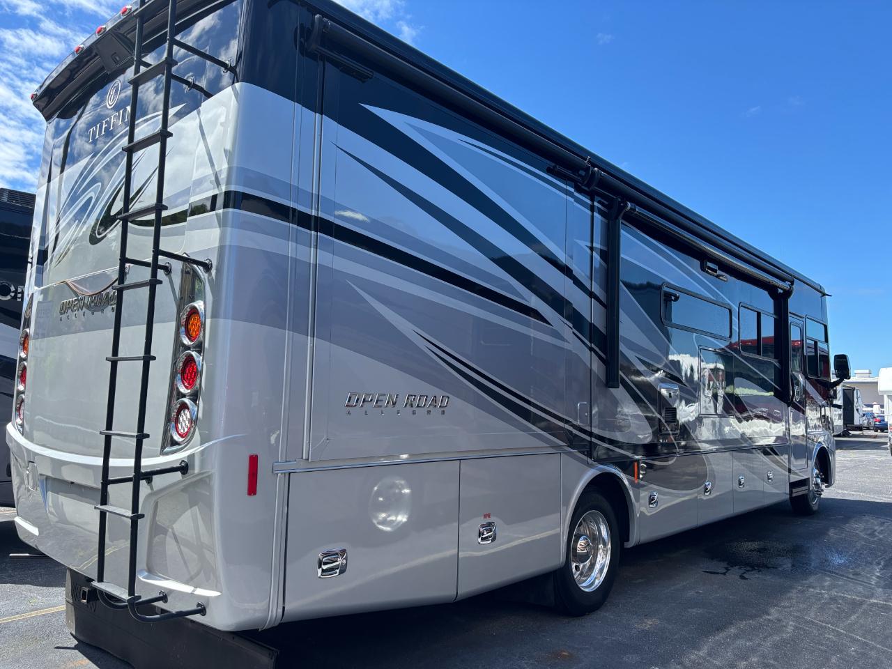 Tiffin Motorhomes Allegro  2020