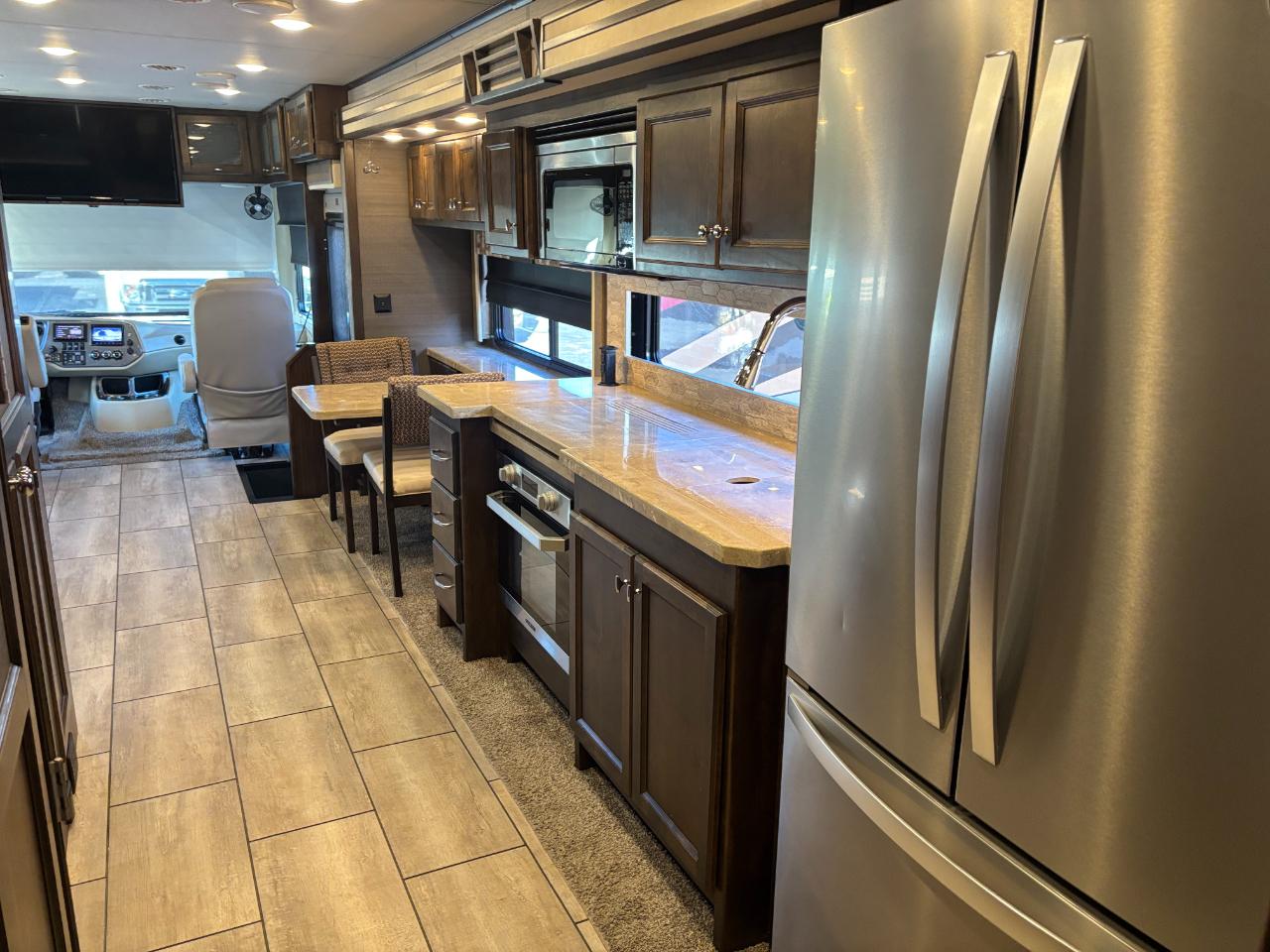 Tiffin Motorhomes Allegro  2020