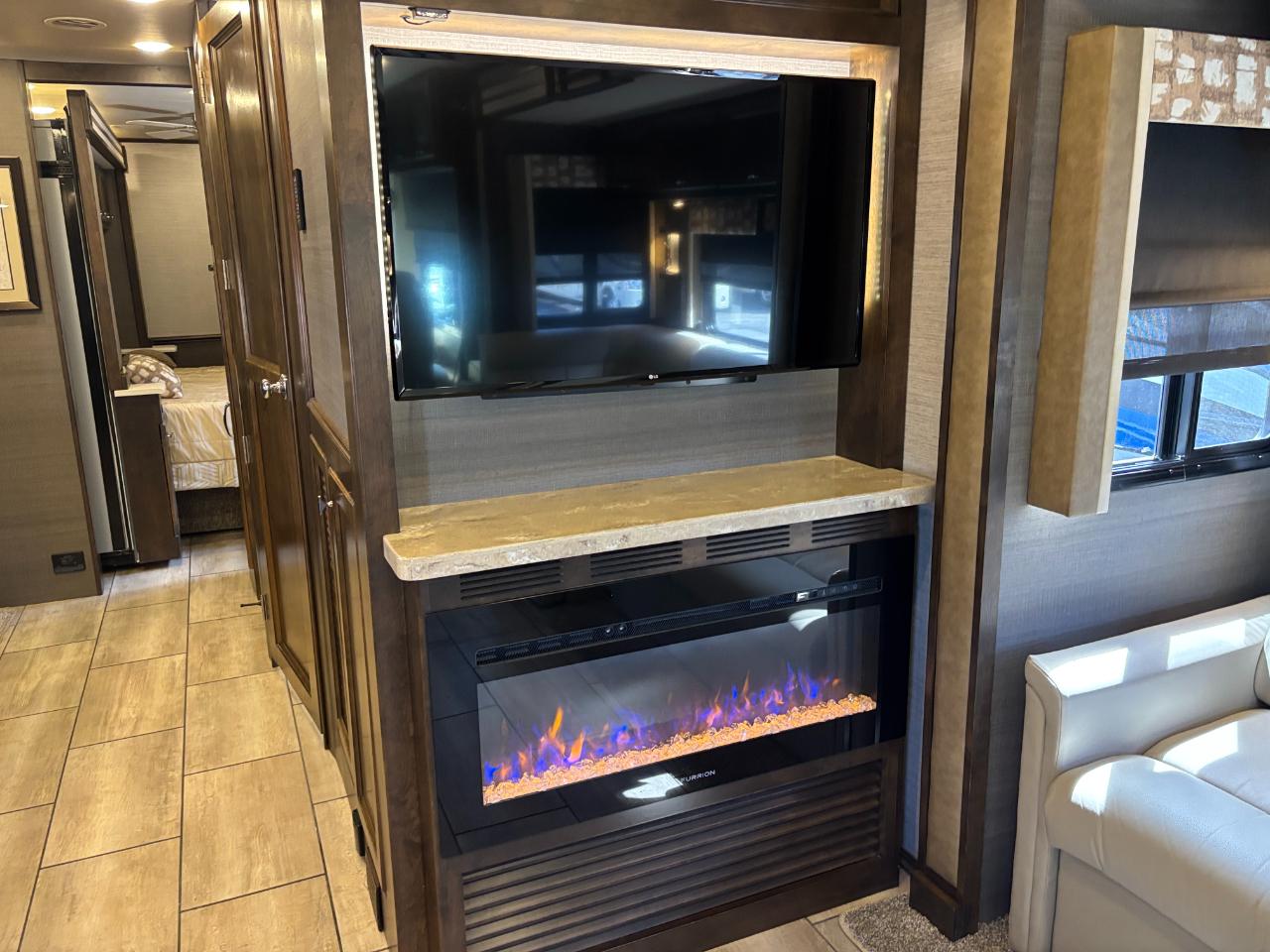 Tiffin Motorhomes Allegro  2020