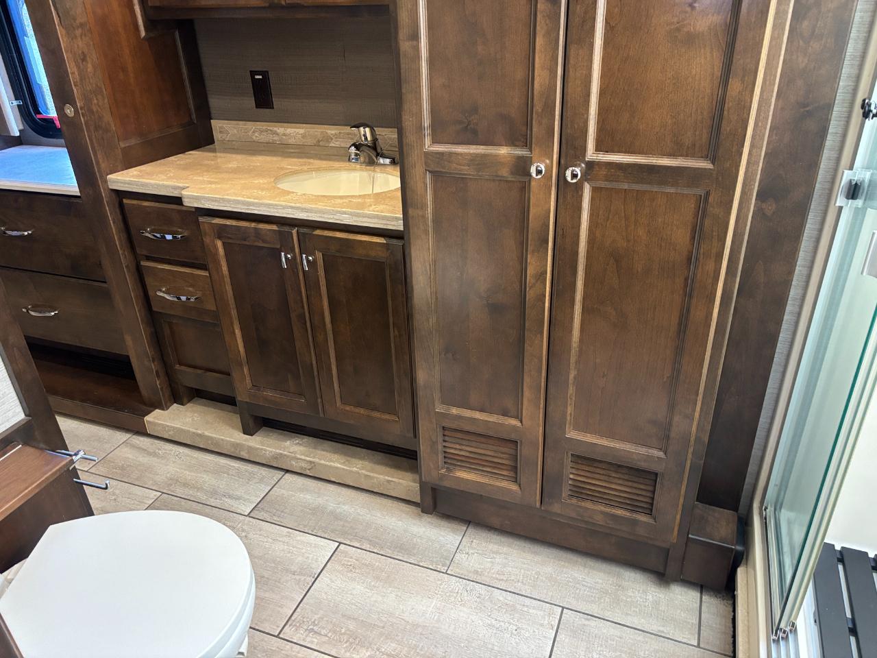 Tiffin Motorhomes Allegro  2020