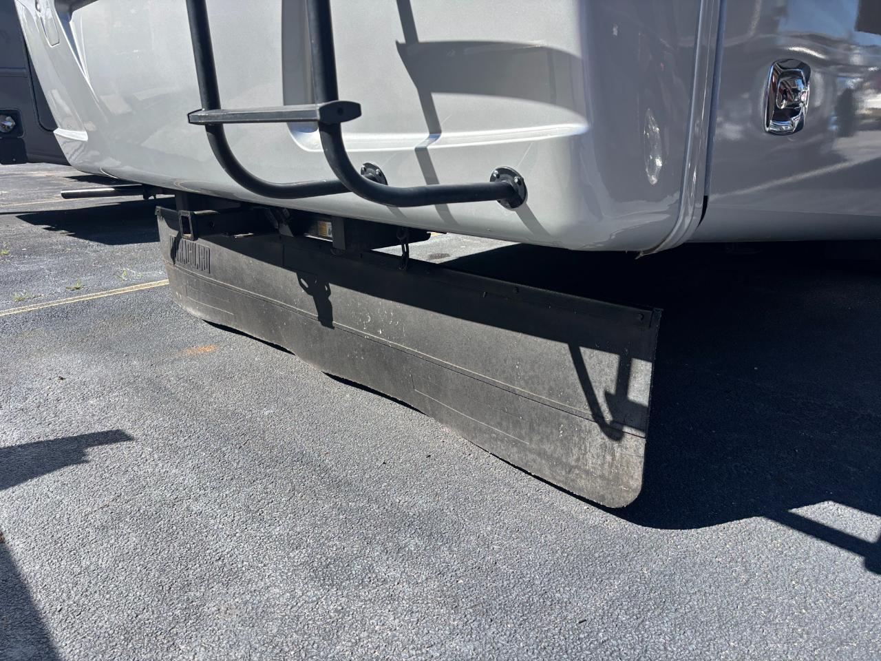 Tiffin Motorhomes Allegro  2020