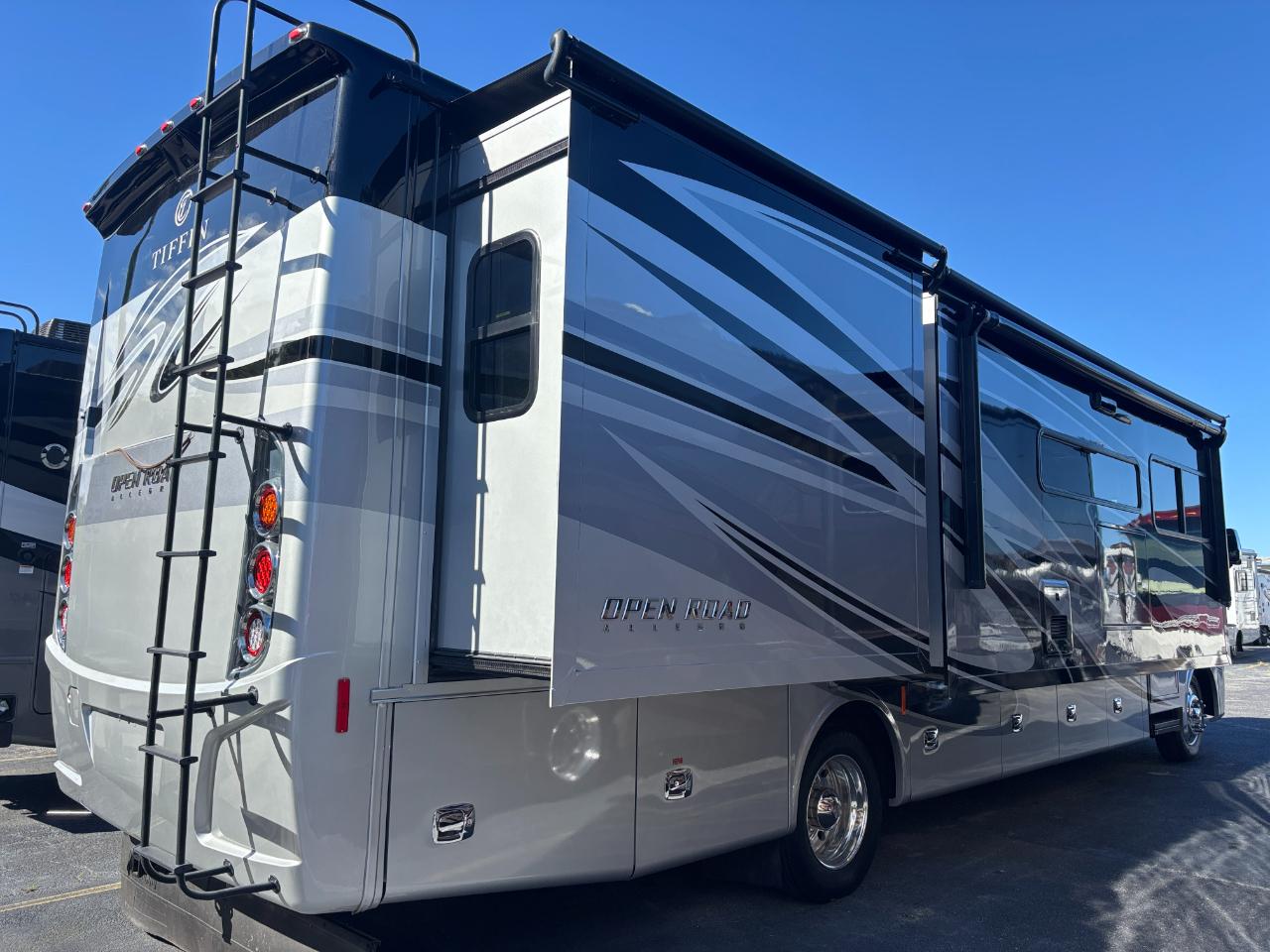 Tiffin Motorhomes Allegro  2020