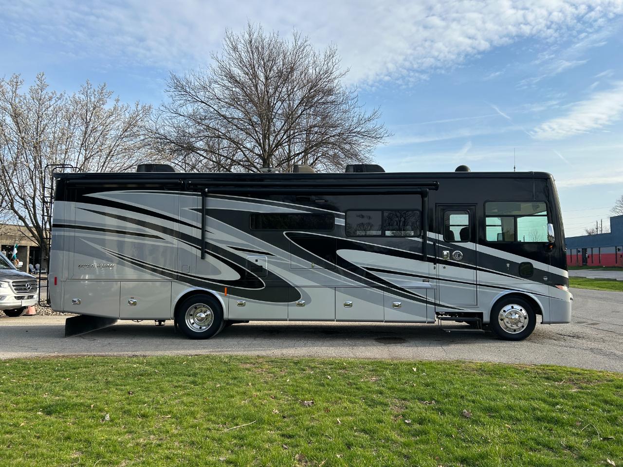 Tiffin Motorhomes Allegro  2020
