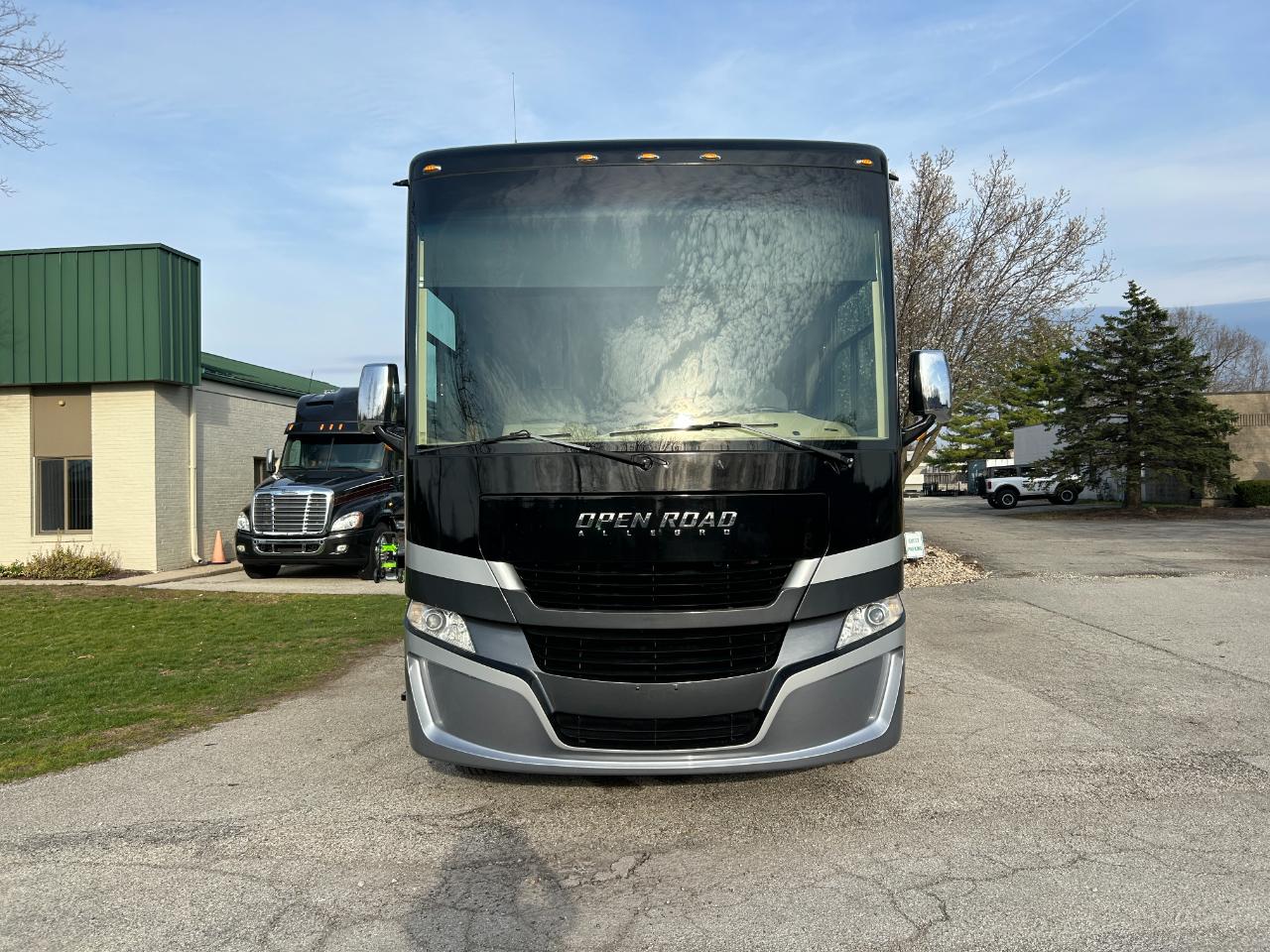 Tiffin Motorhomes Allegro  2020