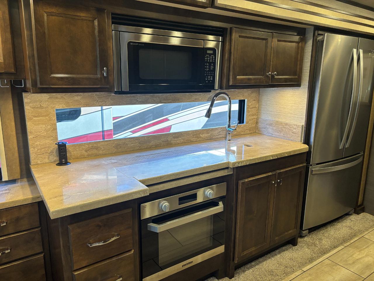 Tiffin Motorhomes Allegro  2020