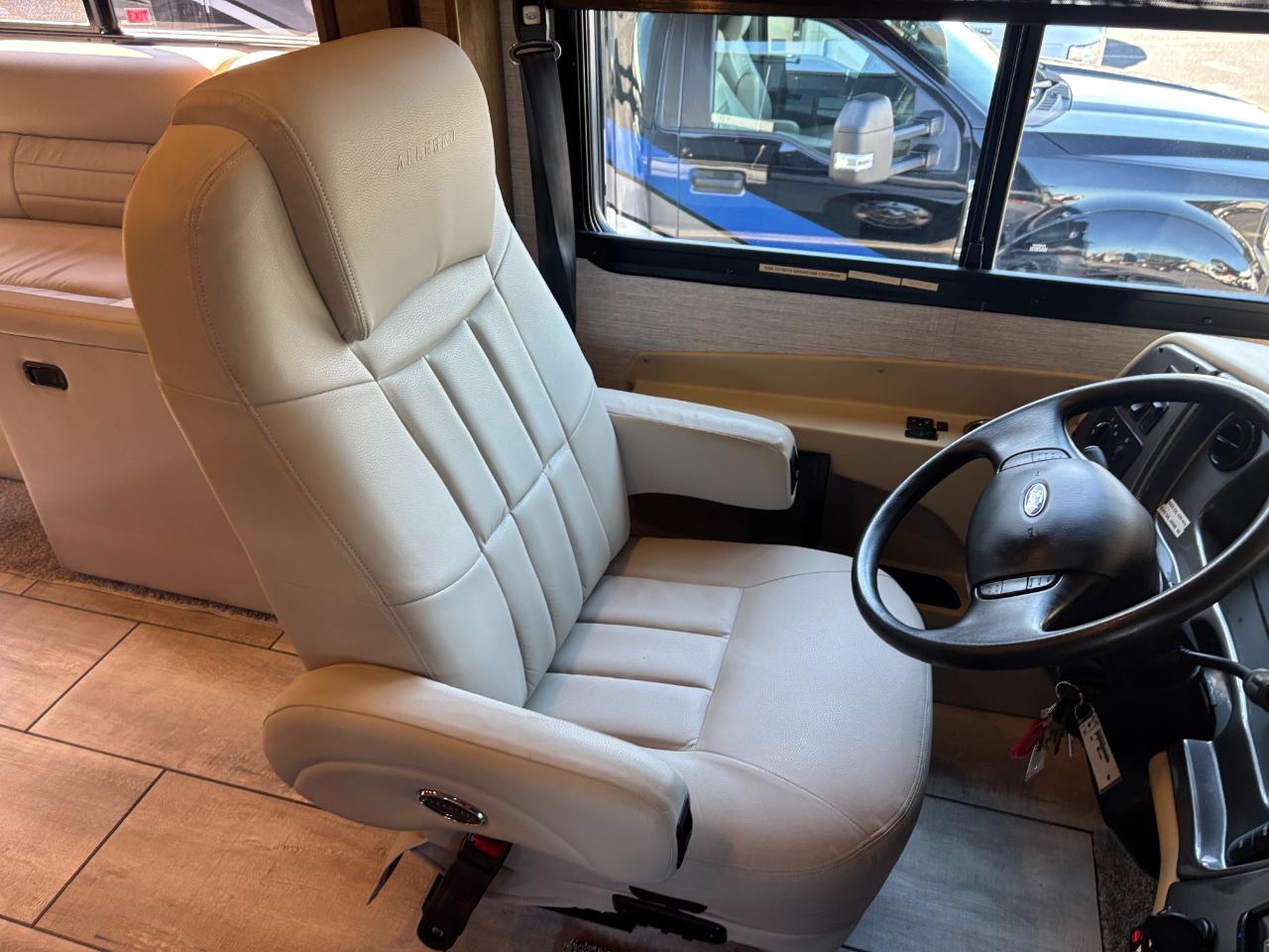 Tiffin Motorhomes Allegro  2020