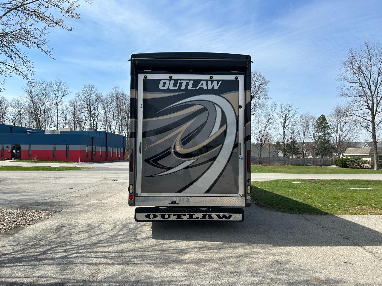 Thor Motor Coach Outlaw  2019