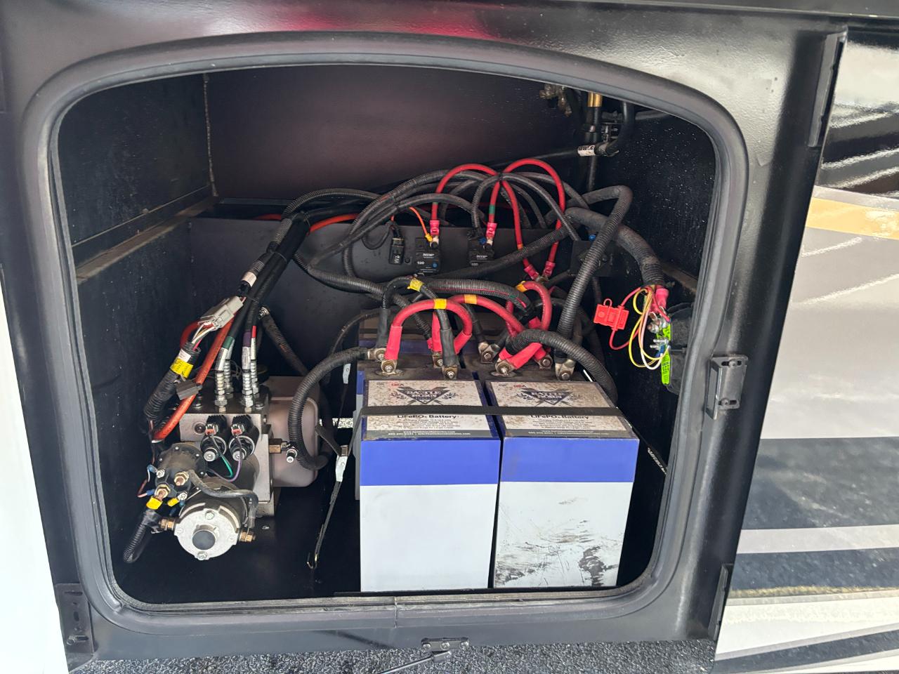 Thor Motor Coach Outlaw  2019