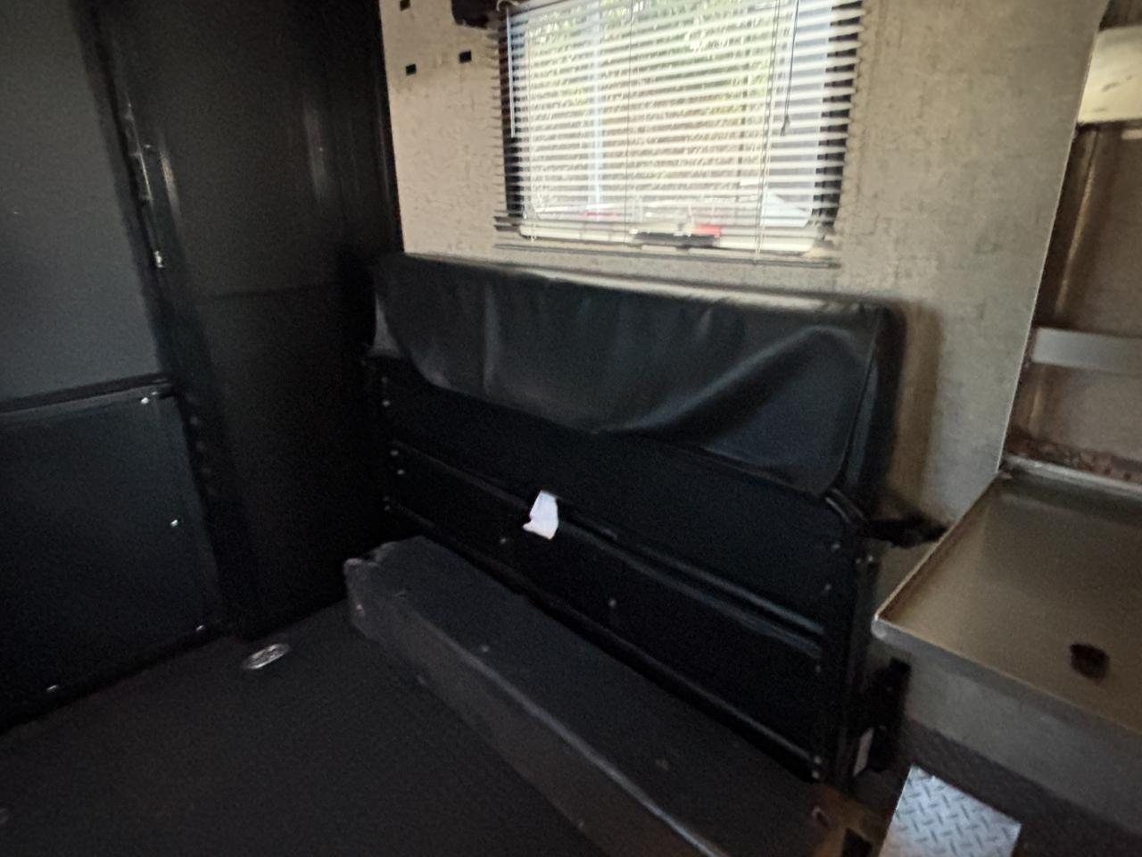 Thor Motor Coach Outlaw  2019