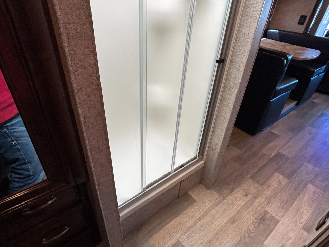 Thor Motor Coach Outlaw  2019