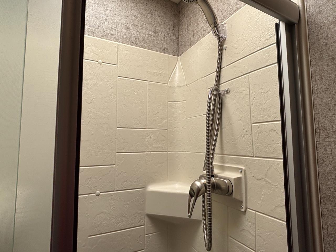 Thor Motor Coach Outlaw  2019