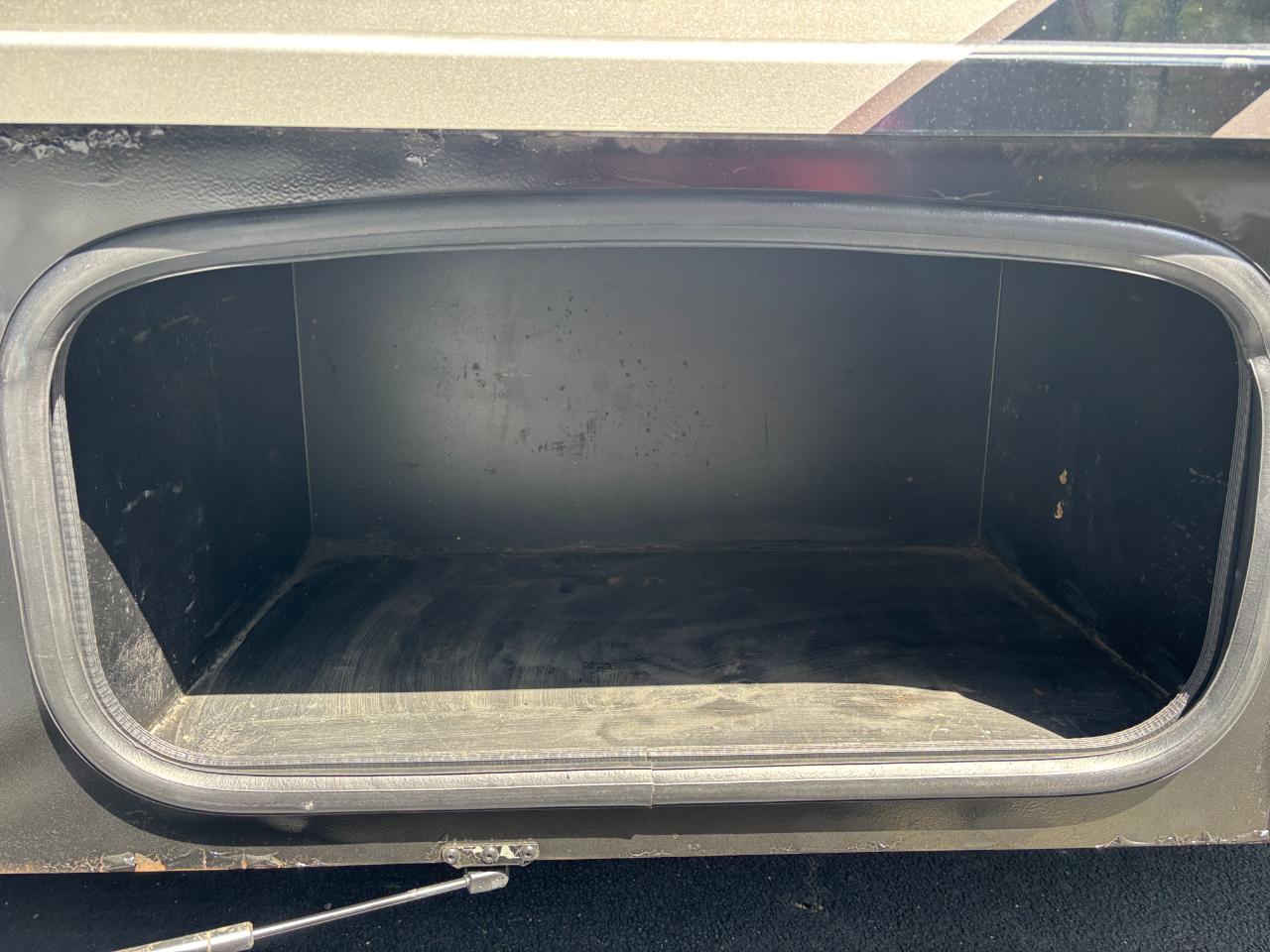 Thor Motor Coach Outlaw  2019