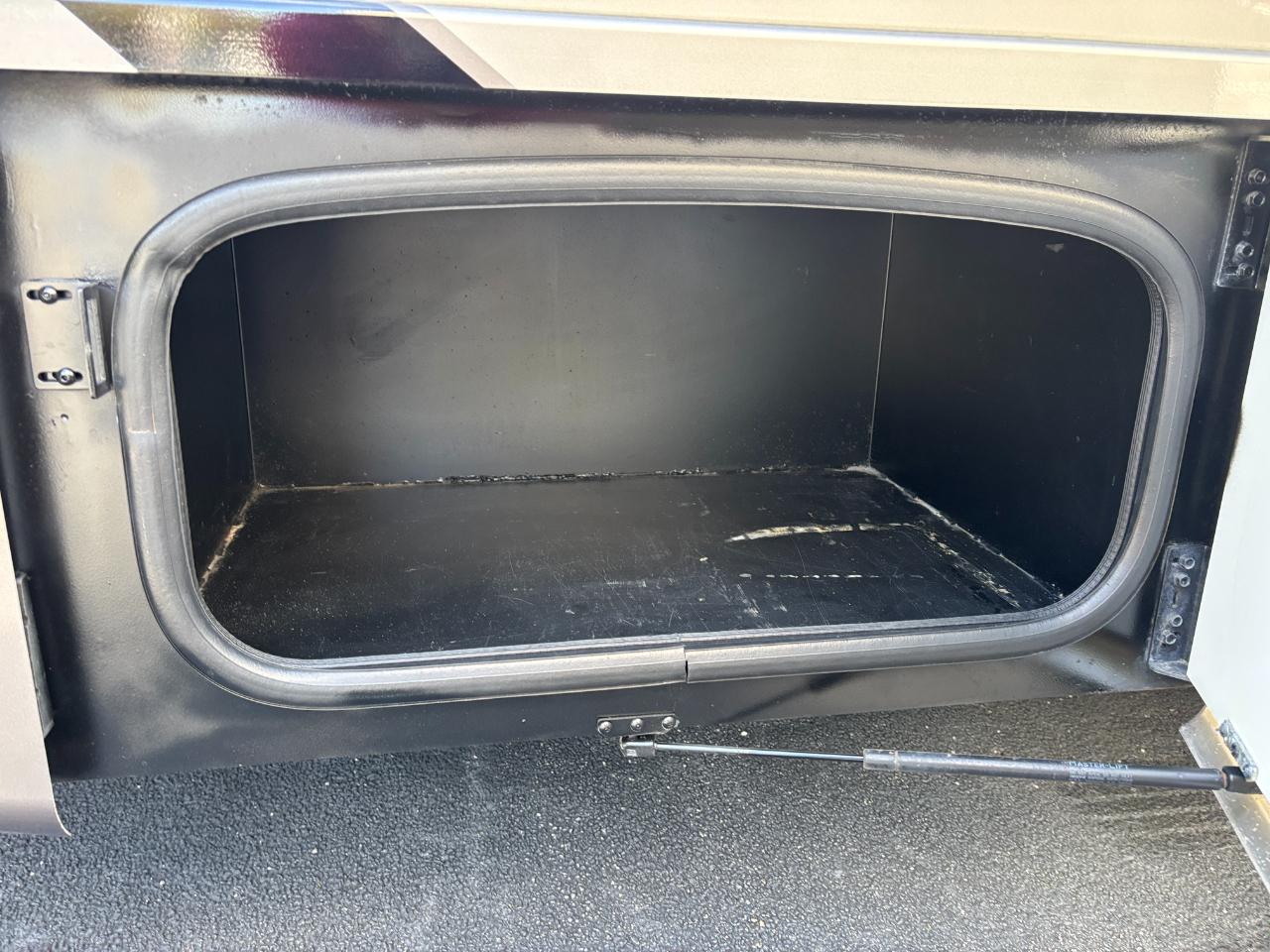 Thor Motor Coach Outlaw  2019