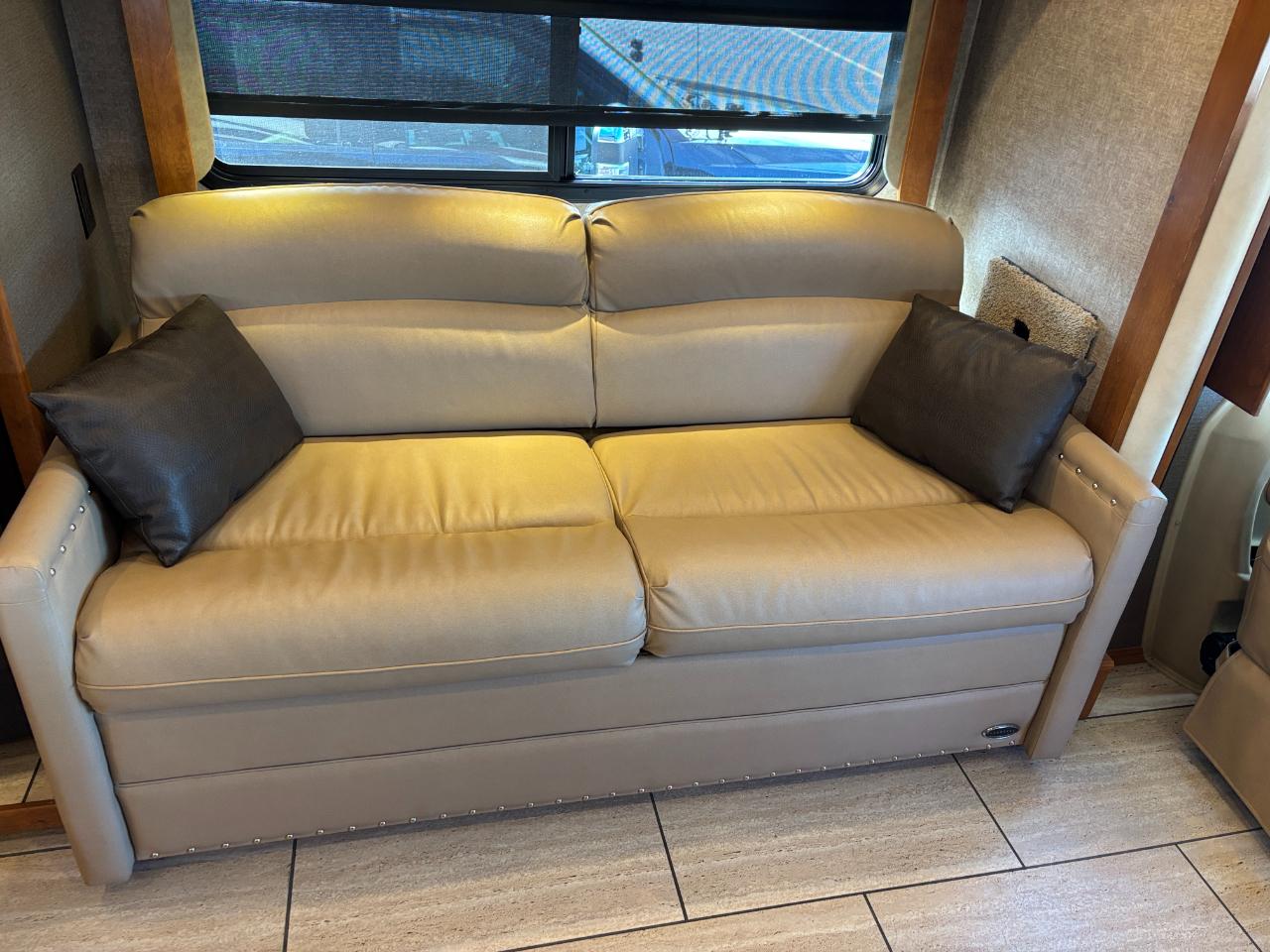 Tiffin Motorhomes, Inc Breeze  2019