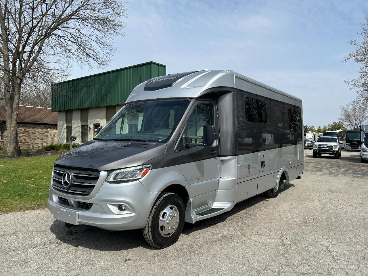 Regency RV Ultra Brougham  2021