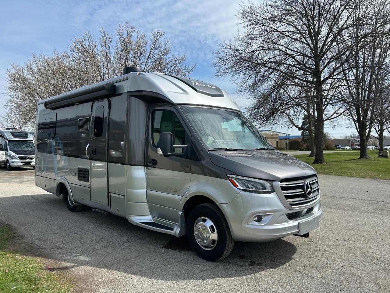 Regency RV Ultra Brougham  2021