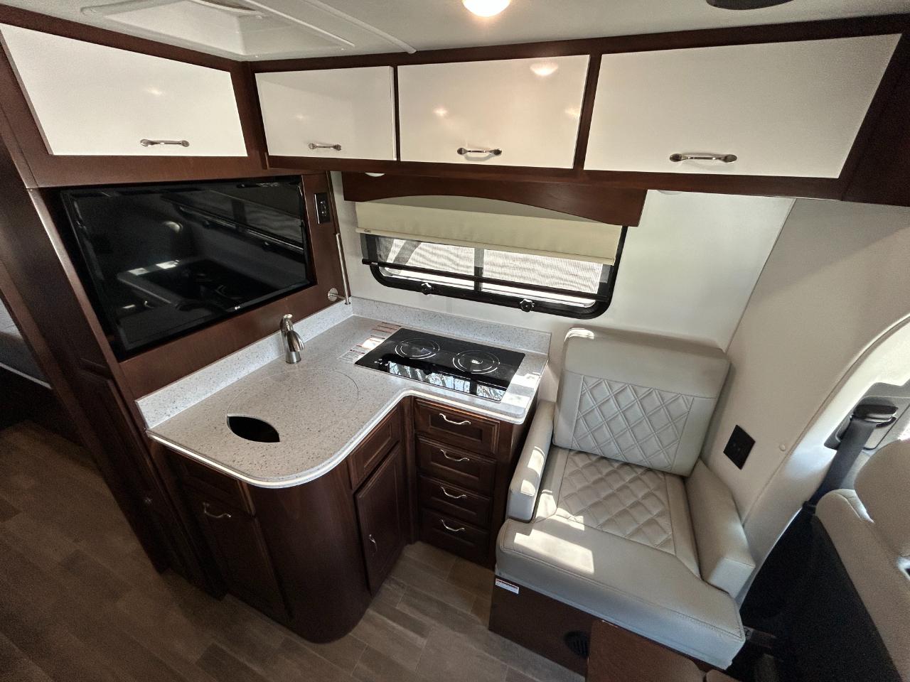 Regency RV Ultra Brougham  2021