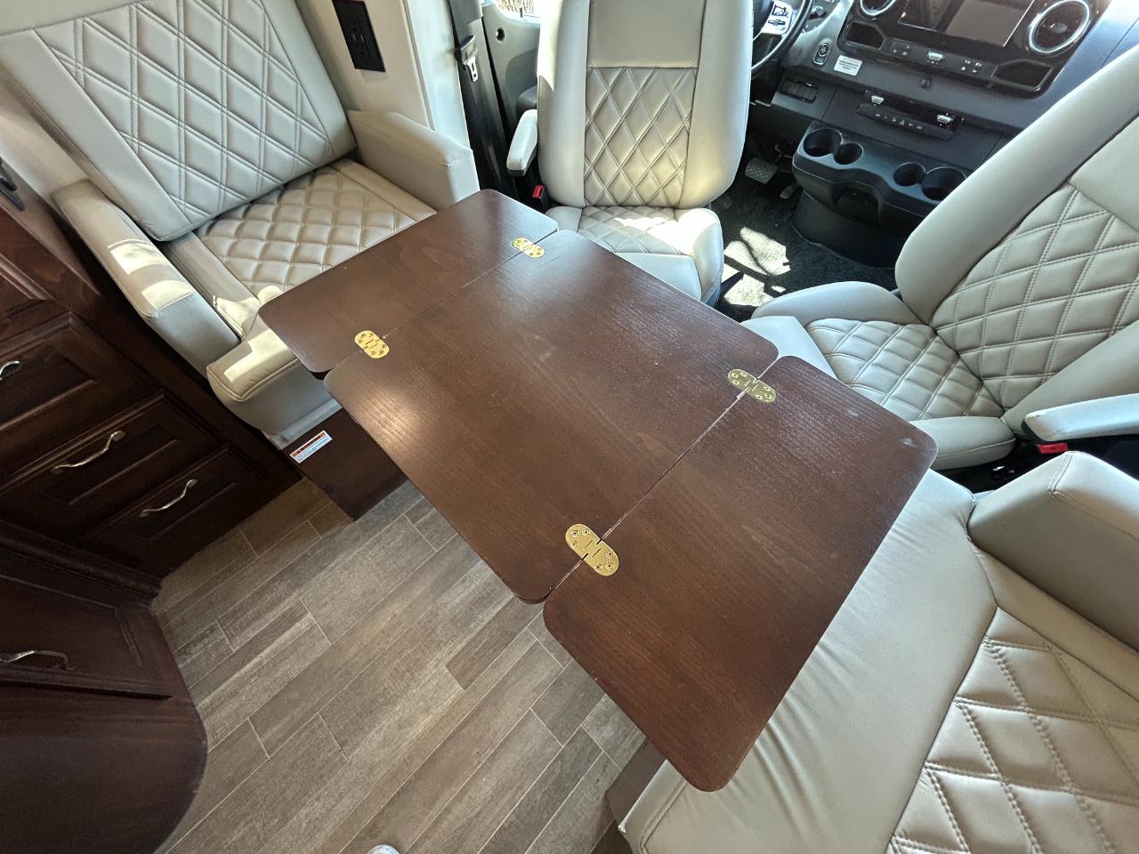 Regency RV Ultra Brougham  2021