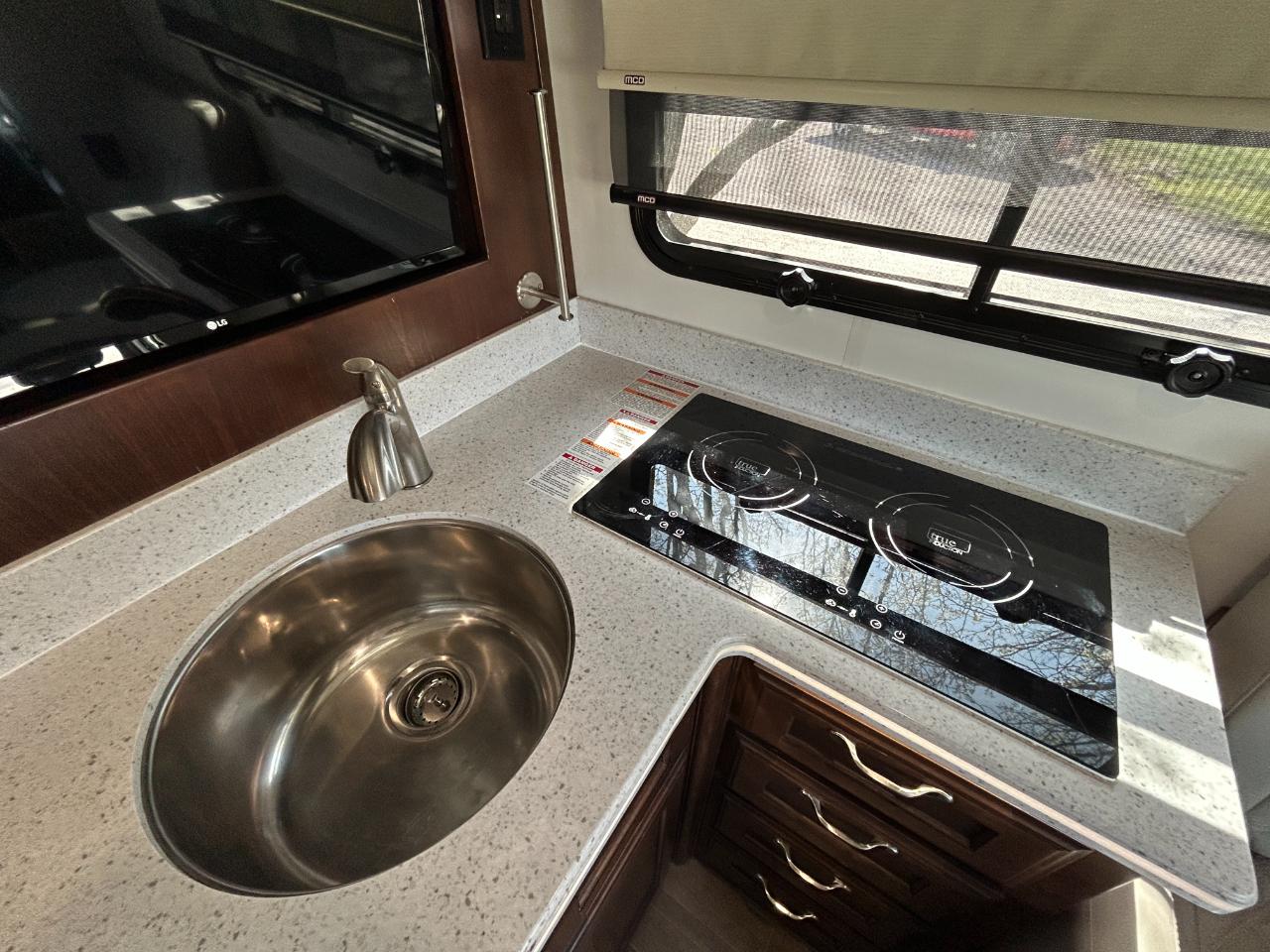 Regency RV Ultra Brougham  2021