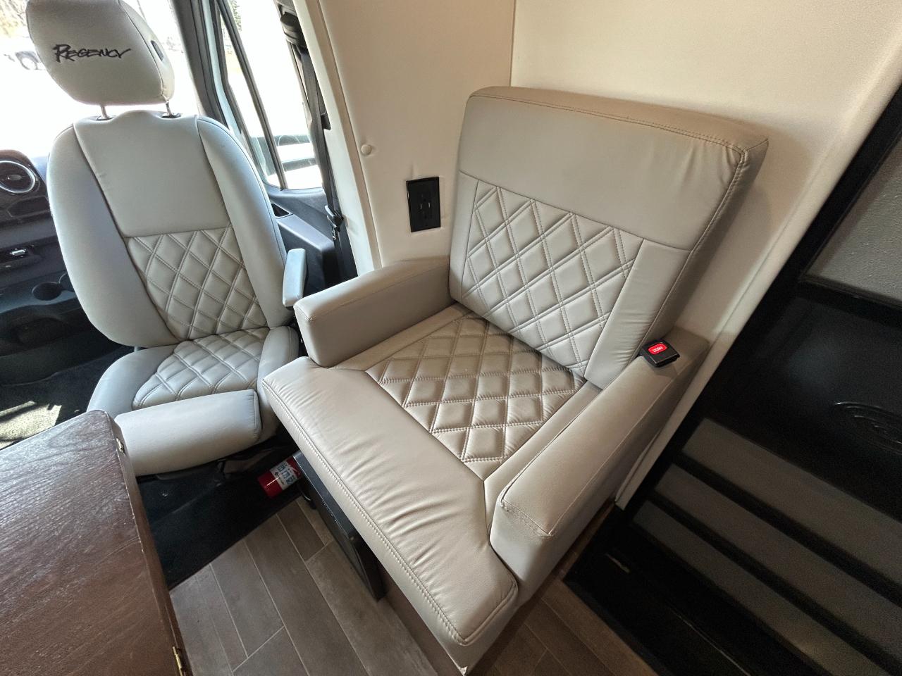 Regency RV Ultra Brougham  2021