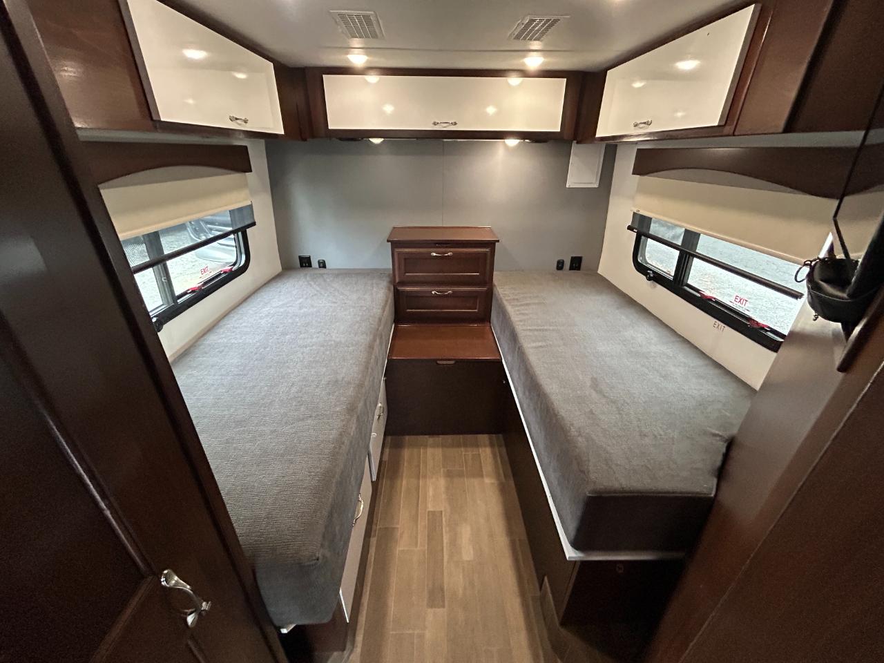 Regency RV Ultra Brougham  2021